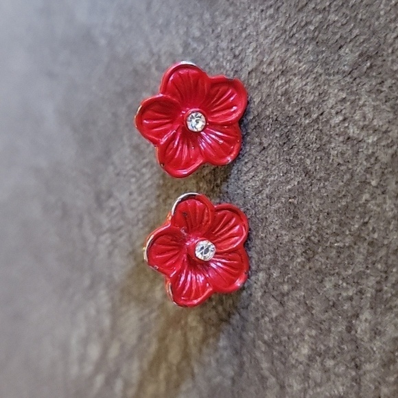 3/$30 VTG Red Flower Post Earrings - Picture 2 of 5